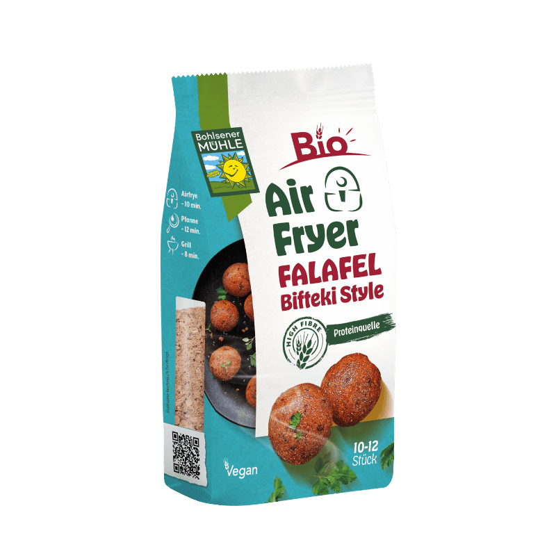 Die Packung Bohlsener Mühle Air Fryer Falafel Bifteki Style zeigt gebratene Falafelbällchen auf einer Pfanne.