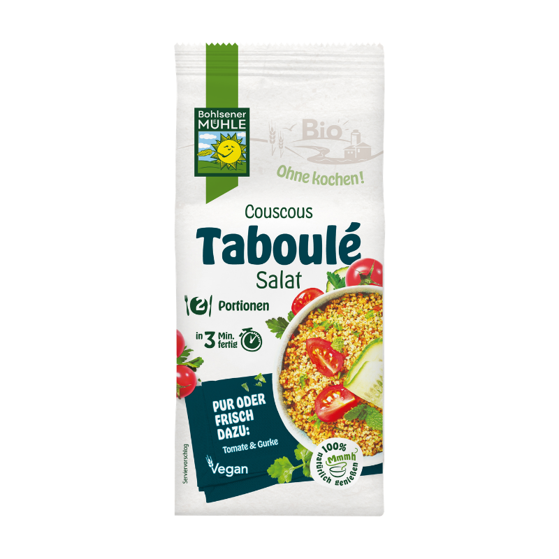 Bohlsener Mühle Couscous Taboulé Salat mit frischen Tomaten und Gurken in einer weißen Verpackung.