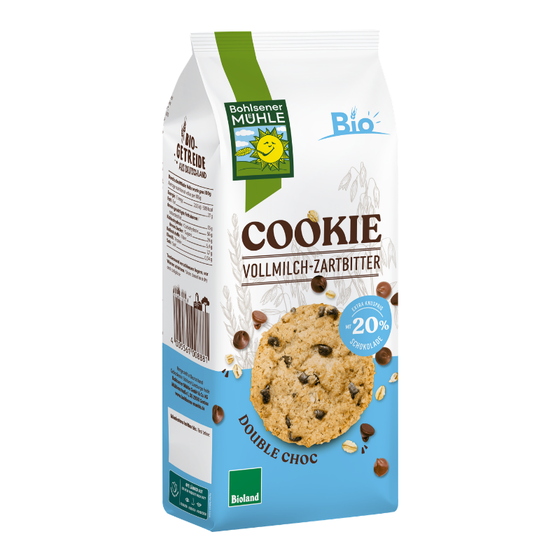 Eine Packung Bohlsener Mühle Cookie Vollmilch-Zartbitter mit einem abgebildeten Keks und Schokostückchen auf blauem Grund.