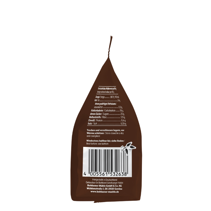 Rückseite der Bohlsener Mühle Cookie Crunchy Verpackung mit Nährwerttabelle und Strichcode auf braunem Hintergrund.