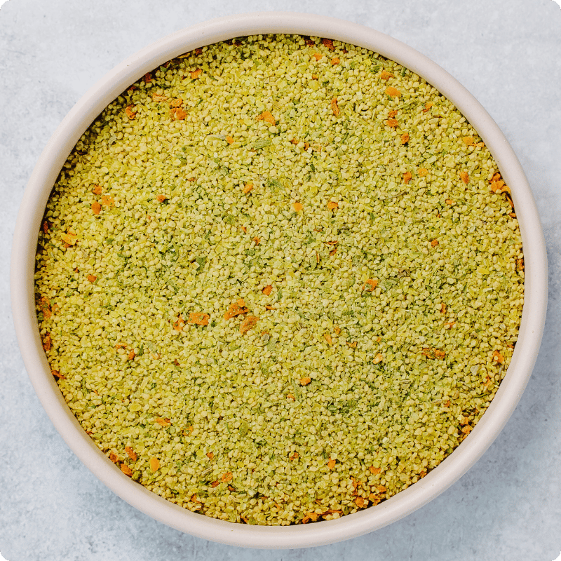 Bohlsener Mühle grüne Couscous-Mischung in einer Schüssel.