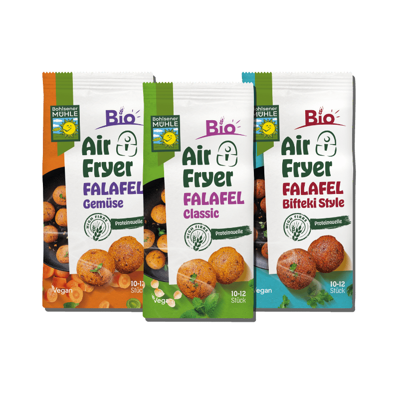 Drei Packungen Bohlsener Mühle Air Fryer Falafel in den Sorten Gemüse, Classic und Biffeki Style nebeneinander.