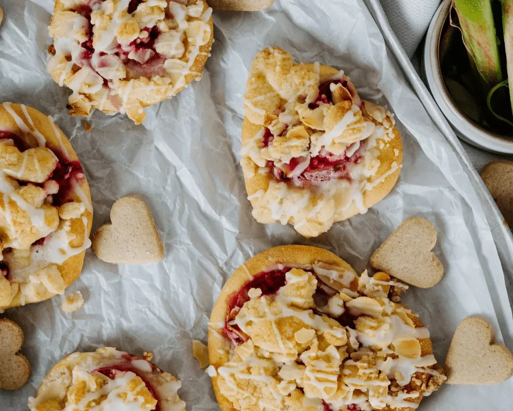 Rhabarber Streusel Herzen 