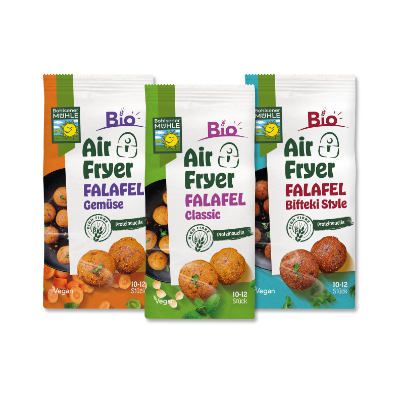 Drei Packungen Bohlsener Mühle Air Fryer Falafel in den Sorten Gemüse, Classic und Bifteki Style nebeneinander.